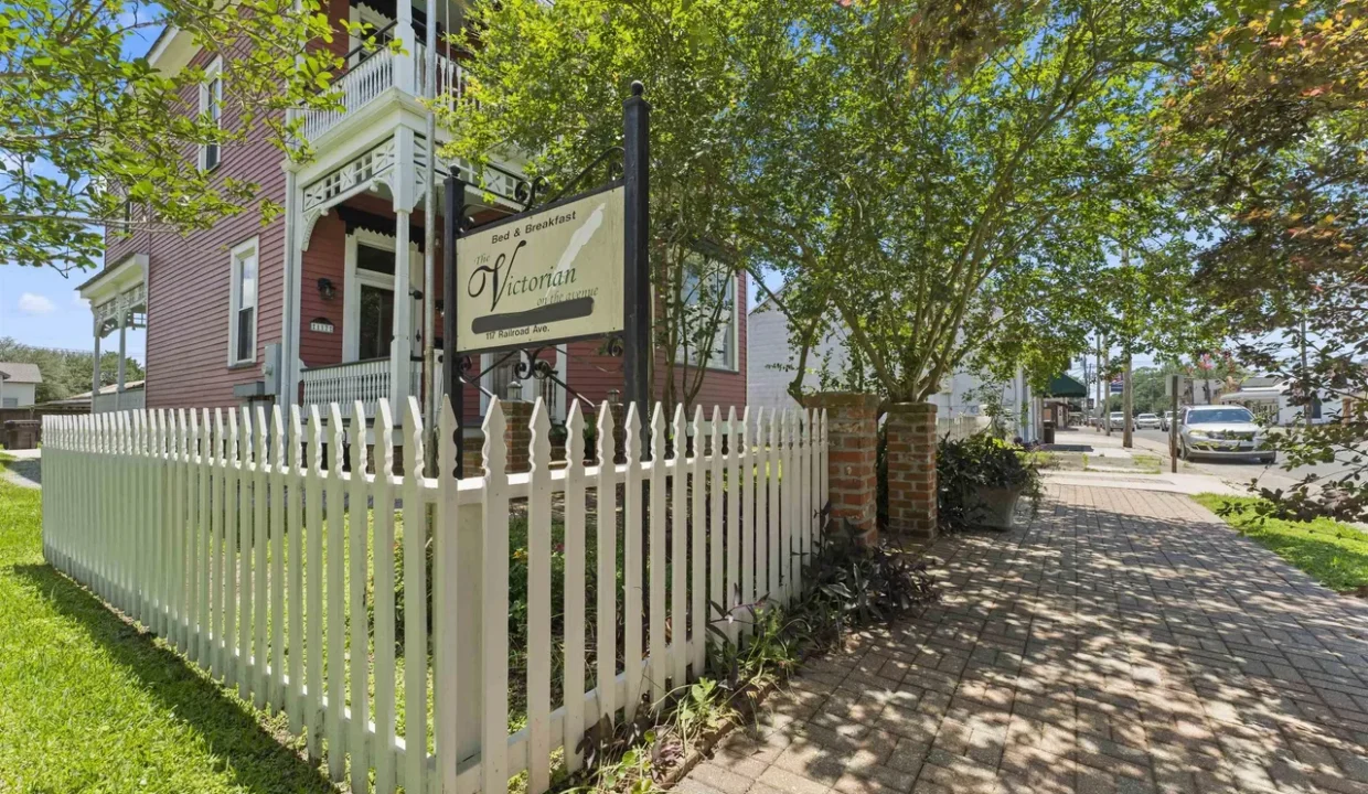 df8414a0148328dc1dac124b390211cal-m3930679675rd-w1280_h960